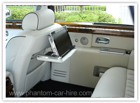 The interior of the Rolls Royce Phantom is a mix of 